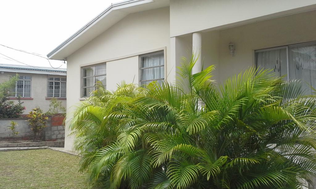 A Home Away From Home 圣迈克尔 外观 照片